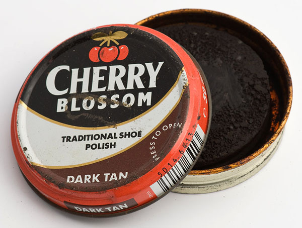 Cherry Blossom dark tan shoe polish