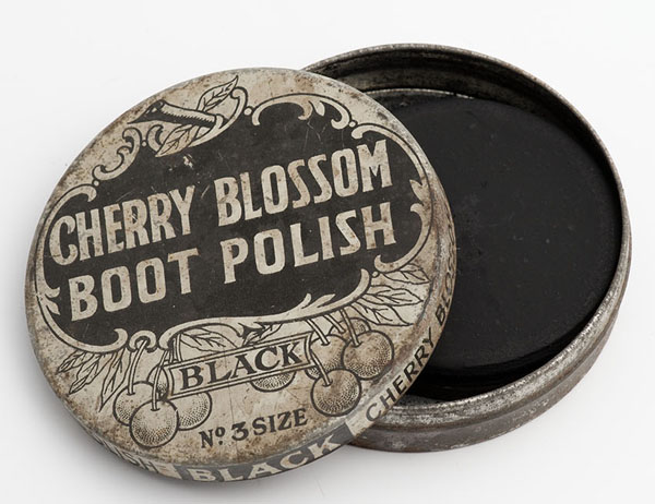 Cherry Blossom black boot polish