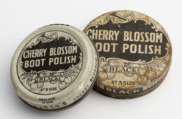 Cherry Blossom black boot polish