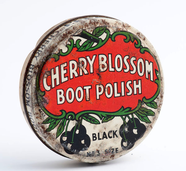 Cherry Blossom black boot polish